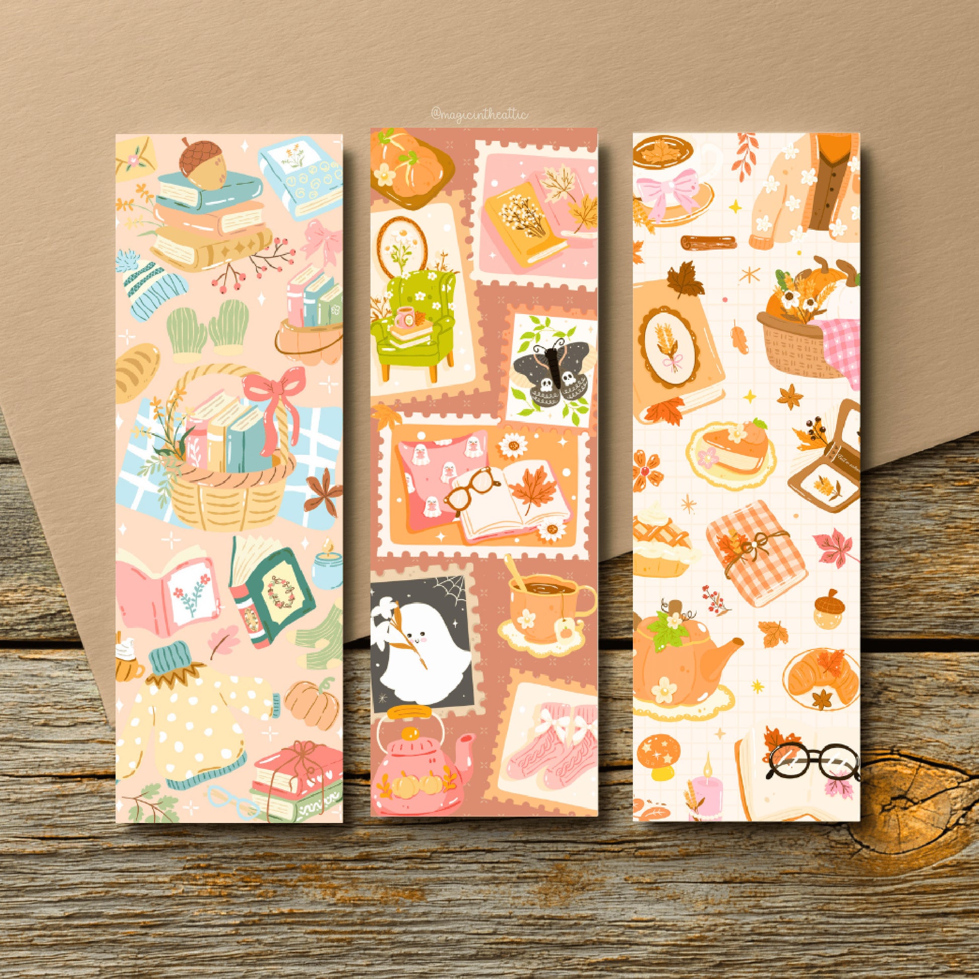 
Libros, hojas de otoño, teteras, velas — todo lo que hace de esta época la favorita de las lectoras, en tres diseños con paleta cálida.